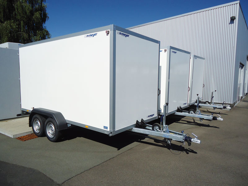 PKW-Kofferanhänger, Tiefladerausführung, AZ 2030/126 - Serie 40 ()